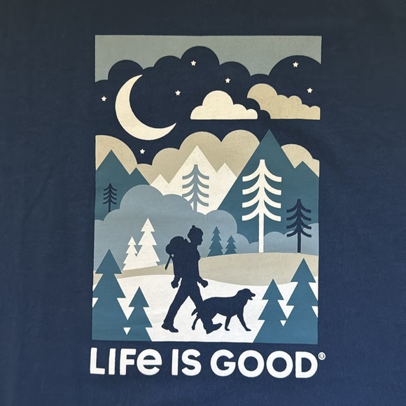Life is Good graphic tee w/ a winter woods hiking theme XL - Picture 2 of 7